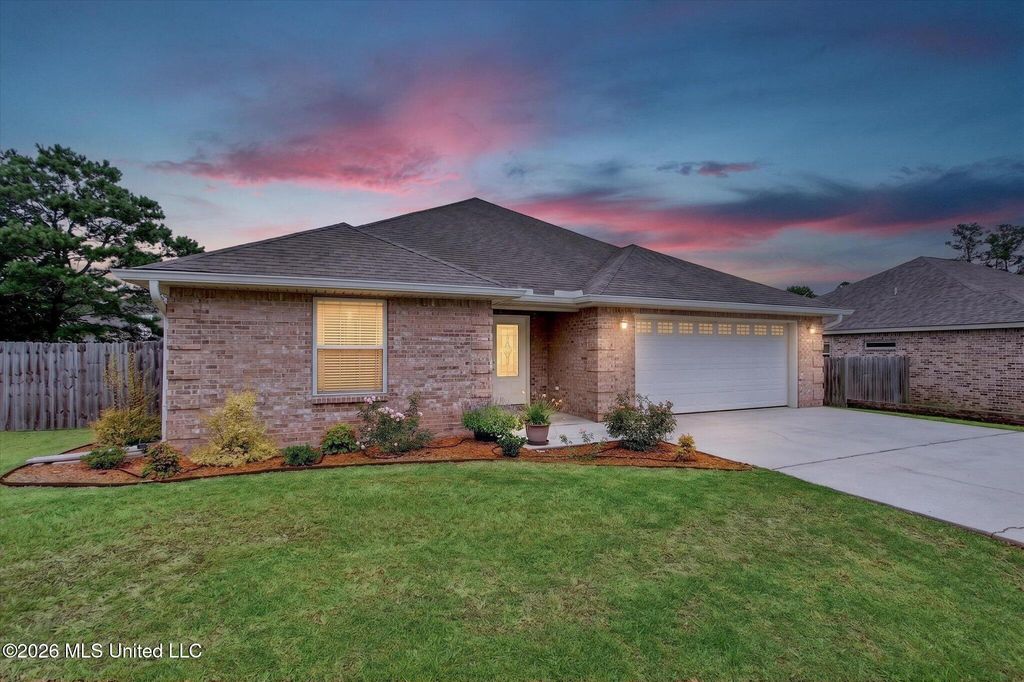 9827 Kalae Street, Diamondhead, MS 39525