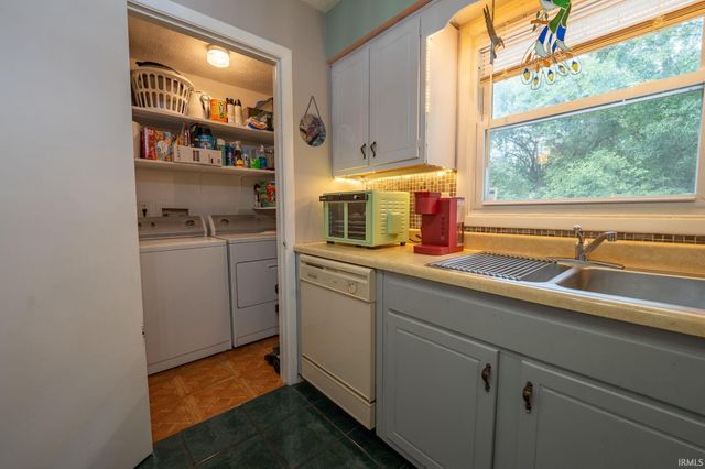 315 N Chandler Drive, Ellettsville, IN 47429