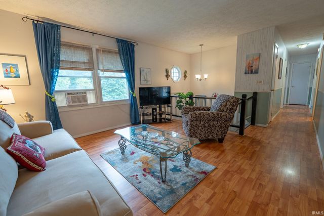315 N Chandler Drive, Ellettsville, IN 47429