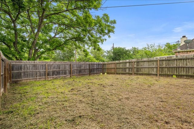 512 N College Street, Weimar, TX 78962