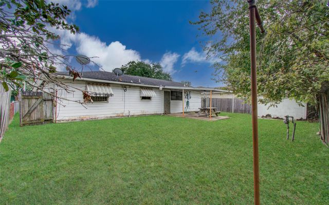 5007 Edfield Street, Houston, TX 77033