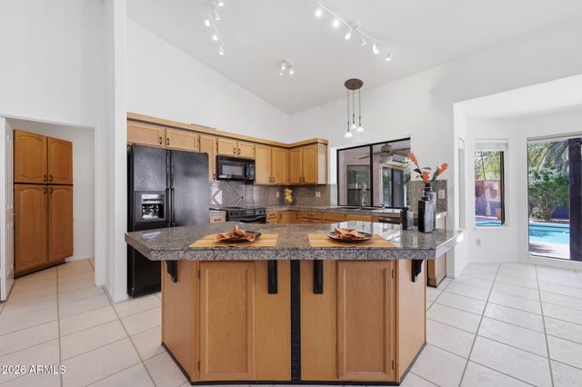 1531 W SHERRI Drive, Gilbert, AZ 85233