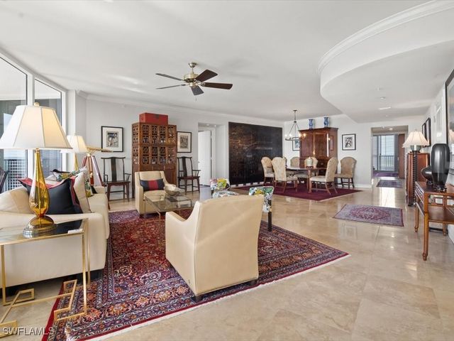 1050 Borghese LN 1404, Naples, FL 34114