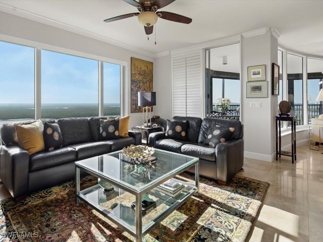 1050 Borghese LN 1404, Naples, FL 34114