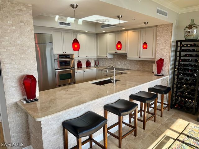 1050 Borghese LN 1404, Naples, FL 34114