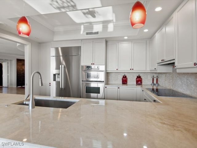 1050 Borghese LN 1404, Naples, FL 34114