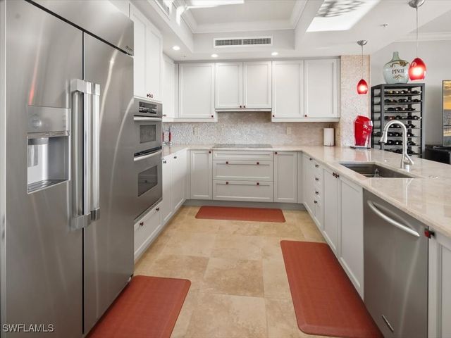 1050 Borghese LN 1404, Naples, FL 34114