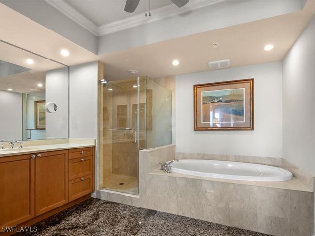 1050 Borghese LN 1404, Naples, FL 34114