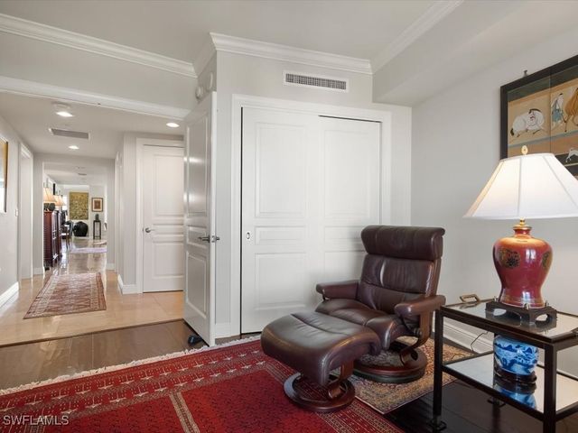 1050 Borghese LN 1404, Naples, FL 34114