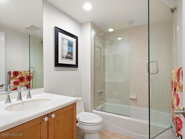 1050 Borghese LN 1404, Naples, FL 34114
