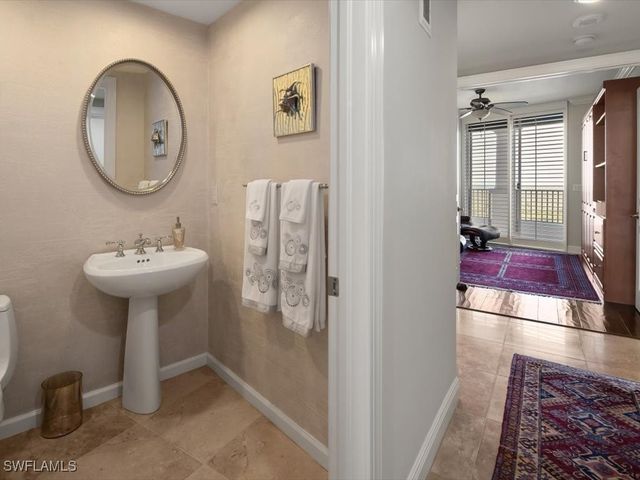 1050 Borghese LN 1404, Naples, FL 34114