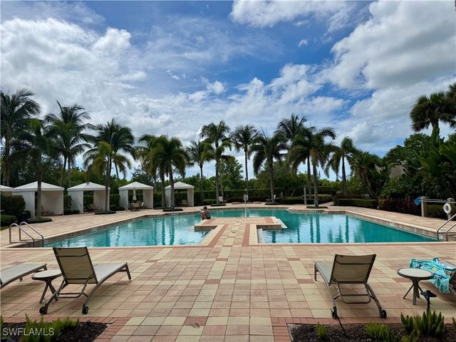 1050 Borghese LN 1404, Naples, FL 34114