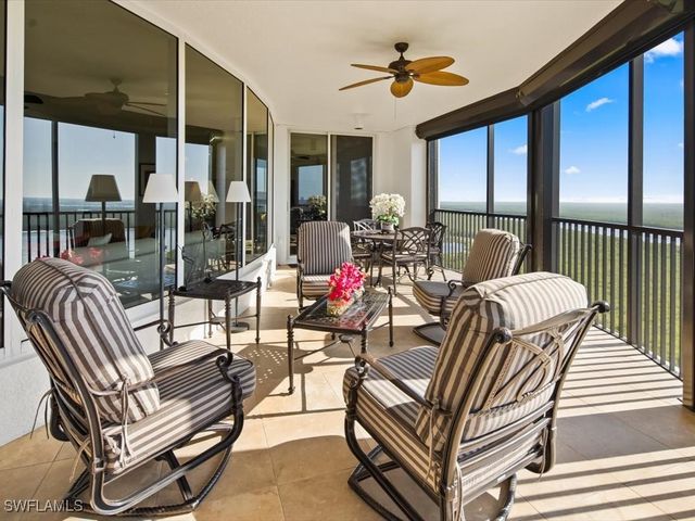 1050 Borghese LN 1404, Naples, FL 34114