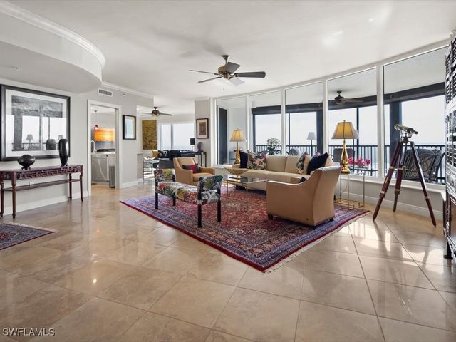 1050 Borghese LN 1404, Naples, FL 34114