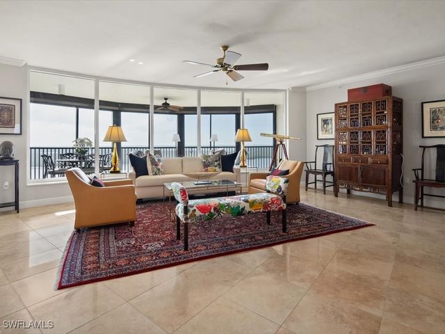 1050 Borghese LN 1404, Naples, FL 34114