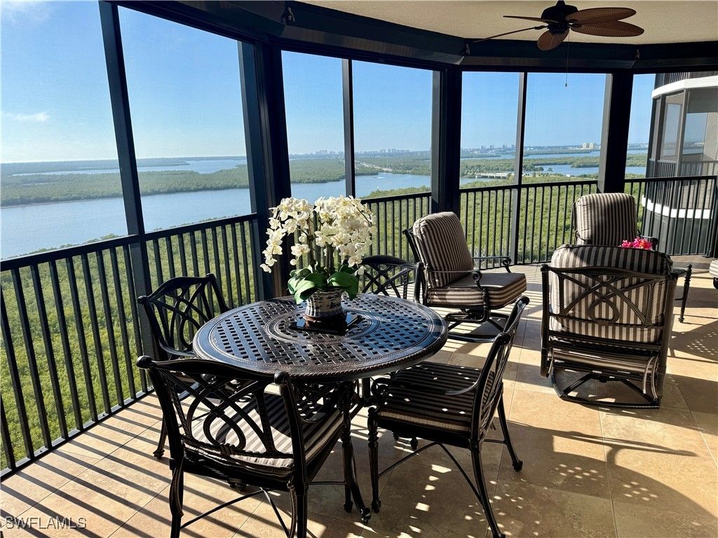 1050 Borghese LN 1404, Naples, FL 34114