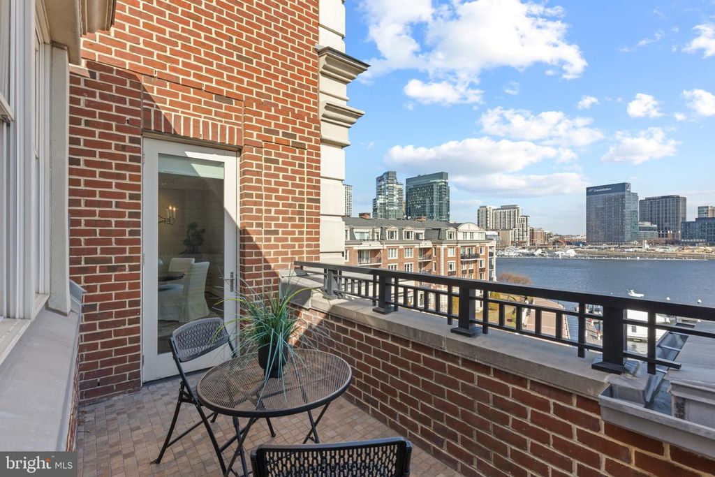 Image 38 of property listing at 801 KEY HWY #P-62, Baltimore, MD 21230