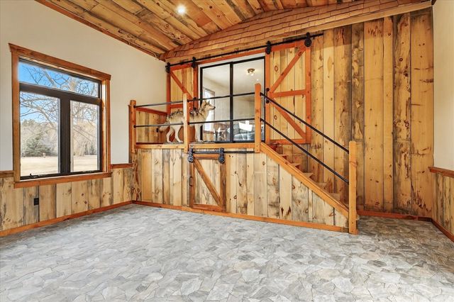 6130 N Arbogast Road, Howard City, MI 49329