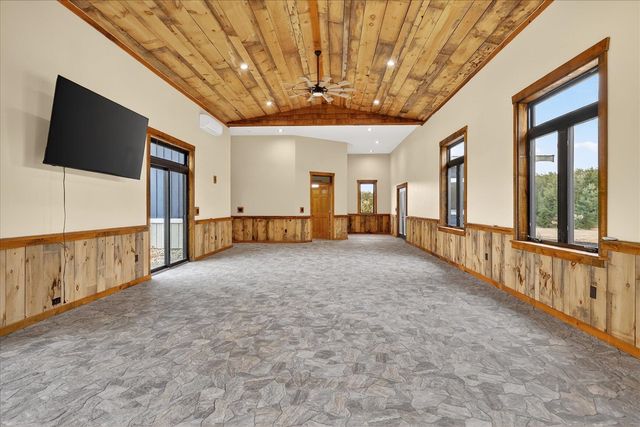 6130 N Arbogast Road, Howard City, MI 49329