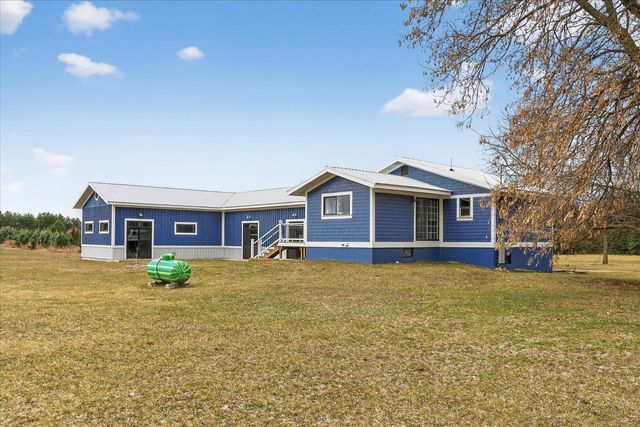 6130 N Arbogast Road, Howard City, MI 49329