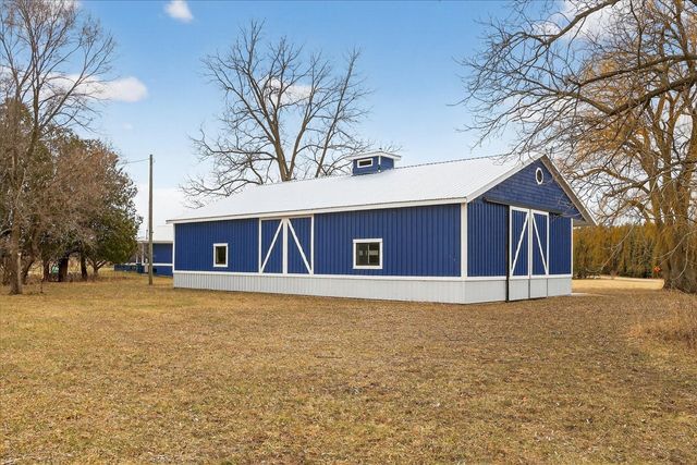 6130 N Arbogast Road, Howard City, MI 49329