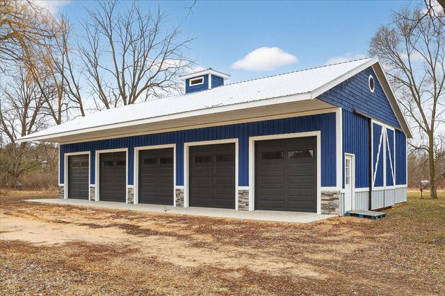 6130 N Arbogast Road, Howard City, MI 49329