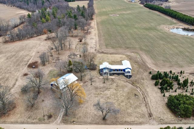 6130 N Arbogast Road, Howard City, MI 49329