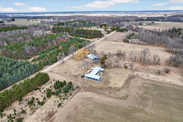 6130 N Arbogast Road, Howard City, MI 49329