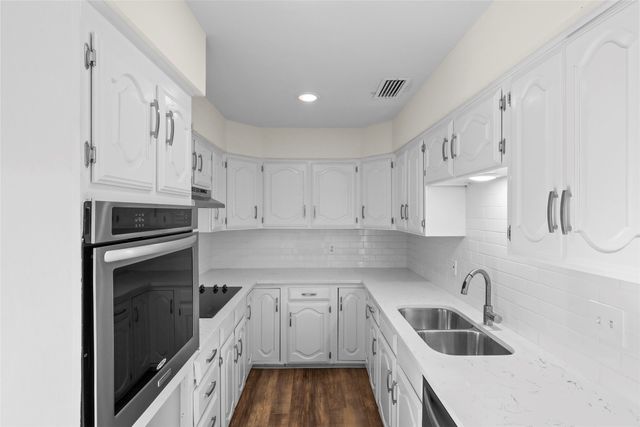 2308 Stonebrook Circle, Carrollton, TX 75007