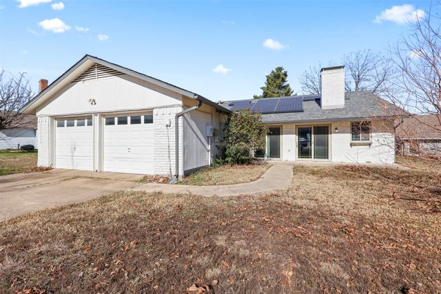 2308 Stonebrook Circle, Carrollton, TX 75007