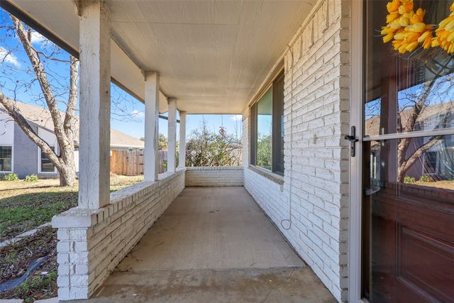 2308 Stonebrook Circle, Carrollton, TX 75007