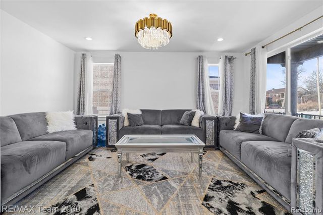 9957 Tuxedo Street, Dearborn, MI 48120