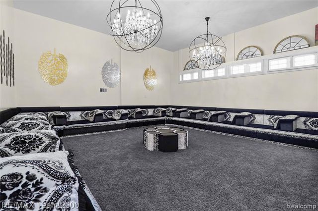 9957 Tuxedo Street, Dearborn, MI 48120