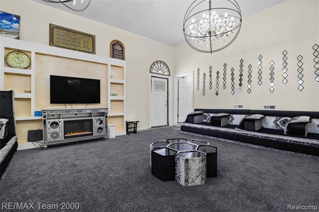 9957 Tuxedo Street, Dearborn, MI 48120