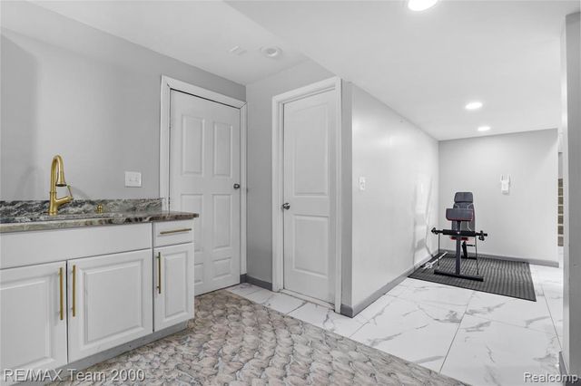 9957 Tuxedo Street, Dearborn, MI 48120