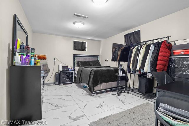 9957 Tuxedo Street, Dearborn, MI 48120