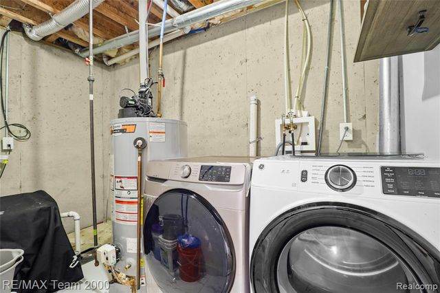 9957 Tuxedo Street, Dearborn, MI 48120