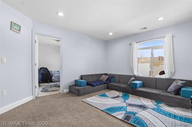 9957 Tuxedo Street, Dearborn, MI 48120