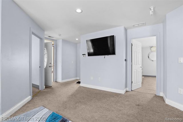 9957 Tuxedo Street, Dearborn, MI 48120