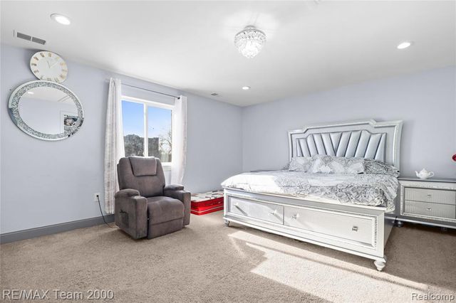 9957 Tuxedo Street, Dearborn, MI 48120