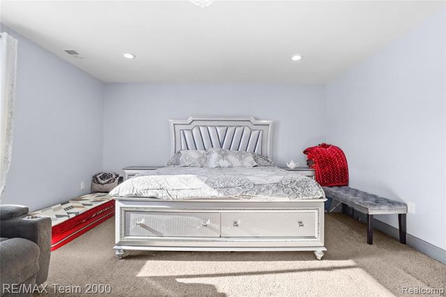 9957 Tuxedo Street, Dearborn, MI 48120