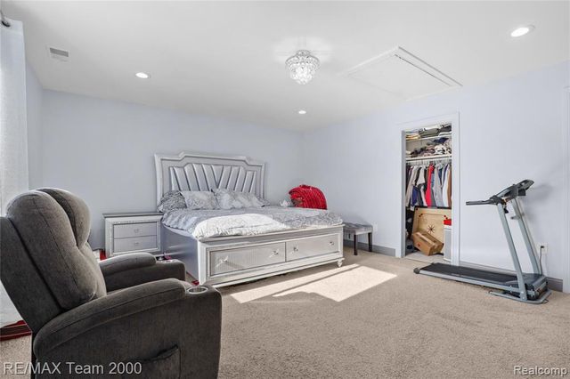 9957 Tuxedo Street, Dearborn, MI 48120