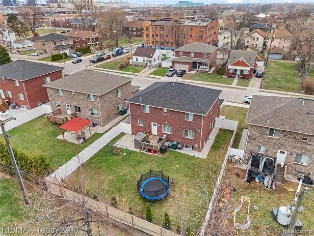 9957 Tuxedo Street, Dearborn, MI 48120