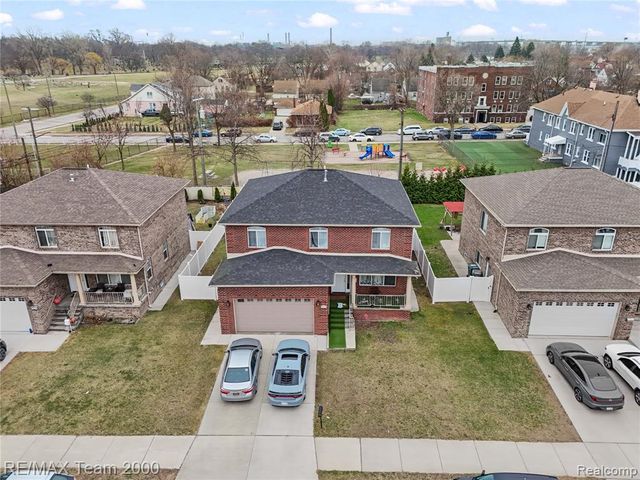 9957 Tuxedo Street, Dearborn, MI 48120