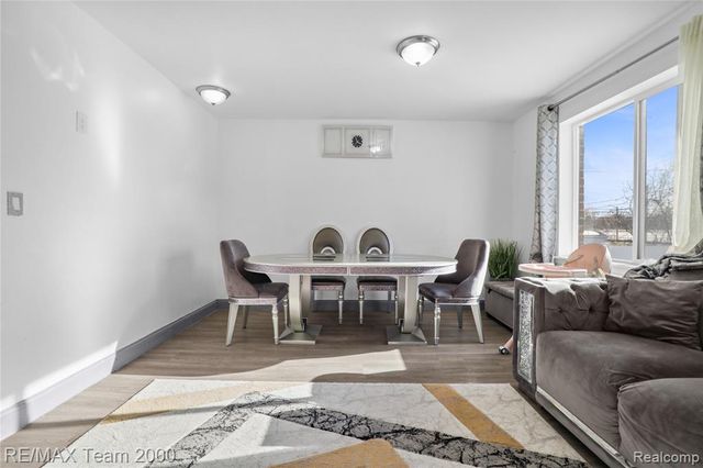 9957 Tuxedo Street, Dearborn, MI 48120