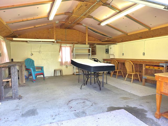 430 Fountain Lake Drive, Eutawville, SC 29048