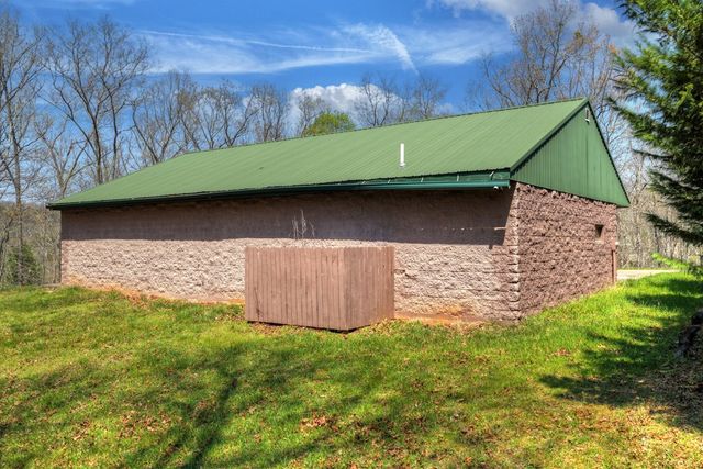677 Barnes Chapel Road, Blue Ridge, GA 30513