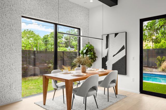 2215 S 3rd ST, Austin, TX 78704