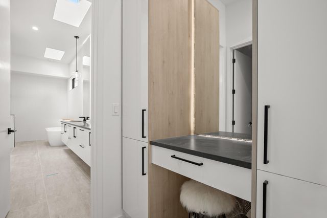 2215 S 3rd ST, Austin, TX 78704