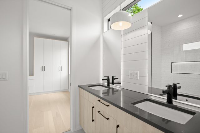 2215 S 3rd ST, Austin, TX 78704